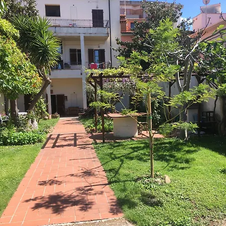 Apartament Bilocali Climatizzati Con Giardino E Posto Auto