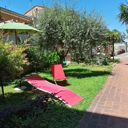 Bilocali Climatizzati Con Giardino E Posto Auto Lejlighed Follonica